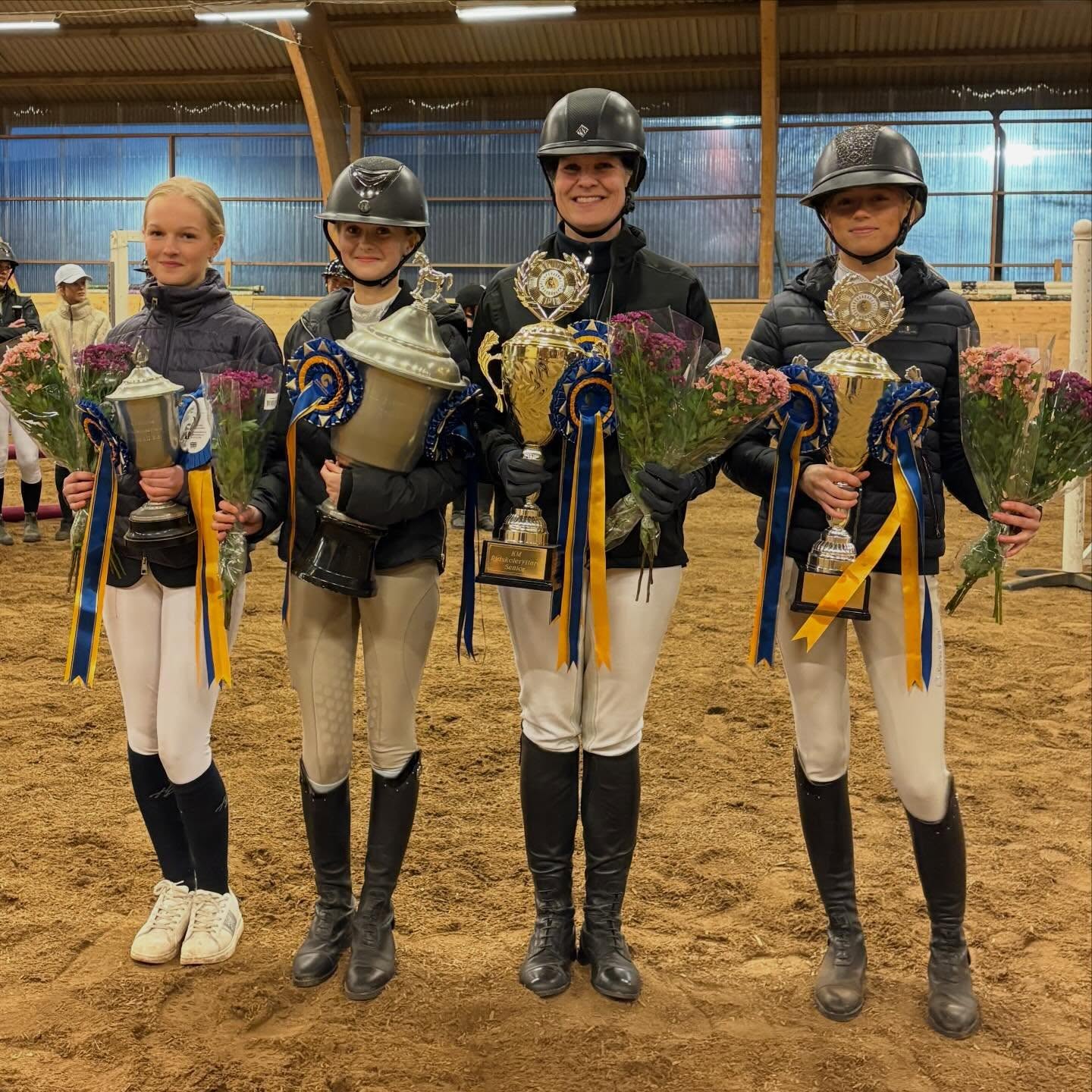 🌟 Klubbmästare 2026 🌟

Ridskola junior: Olivia Halvarsson 
Ridskola senior: Malin Wåhlstedt 
Privat ponny: Thea Lindfors 
Privat häst: Alva Gillgren 

Stort grattis!! 🥳